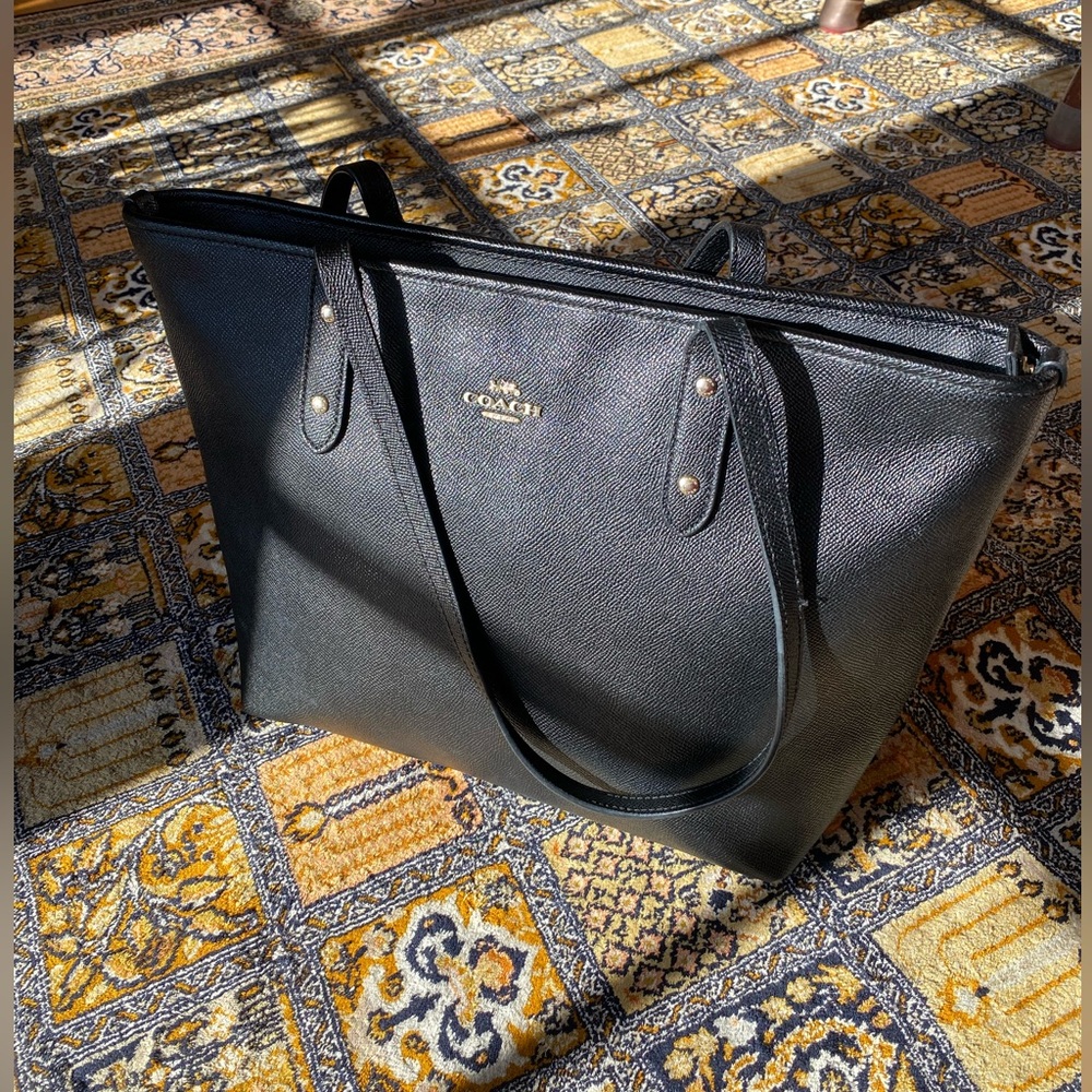 Coach City Tote Bag in Black Crossgrain Leather w Zip Top - Picture 2 of 14